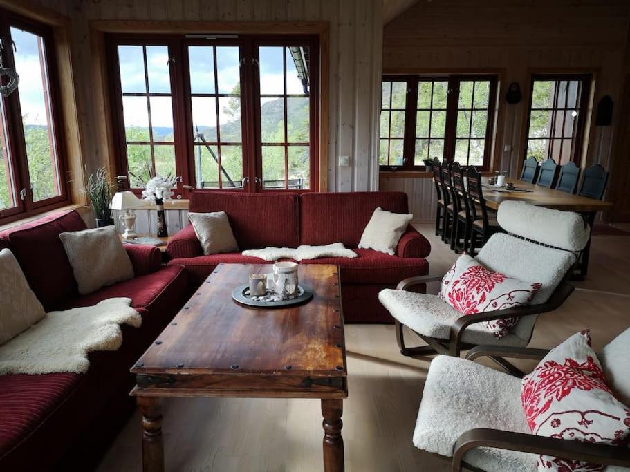 Holiday home Hoyfjellshytte
